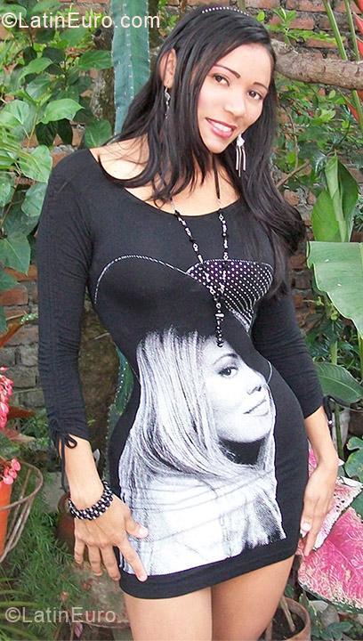Date this cute Colombia girl Maria from Cali CO11442