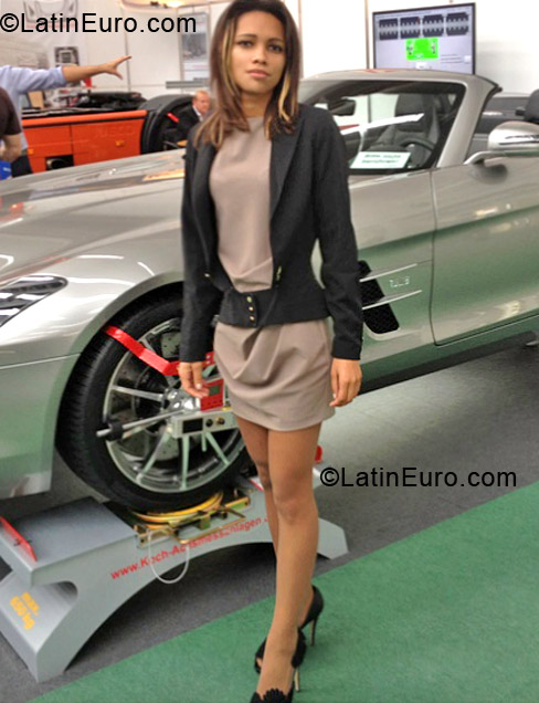 Date this delightful Brazil girl Rejane oliver from Belem BR7156