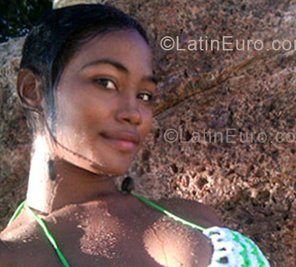 Date this delightful Dominican Republic girl Yari from Santo Domingo DO12769