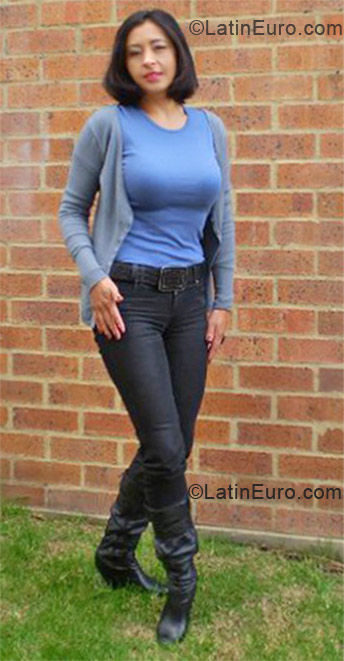 Date this sultry Colombia girl Luz Adriana from Bogota CO14189