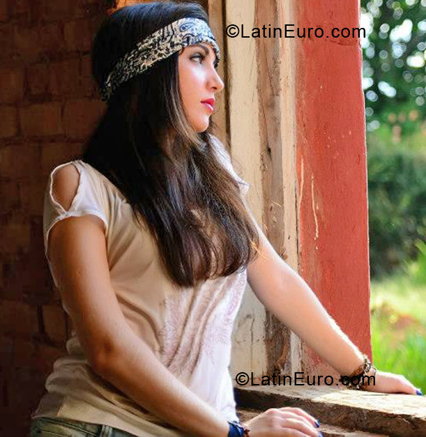 Date this good-looking Brazil girl Ariani from Jaguariuna BR7163