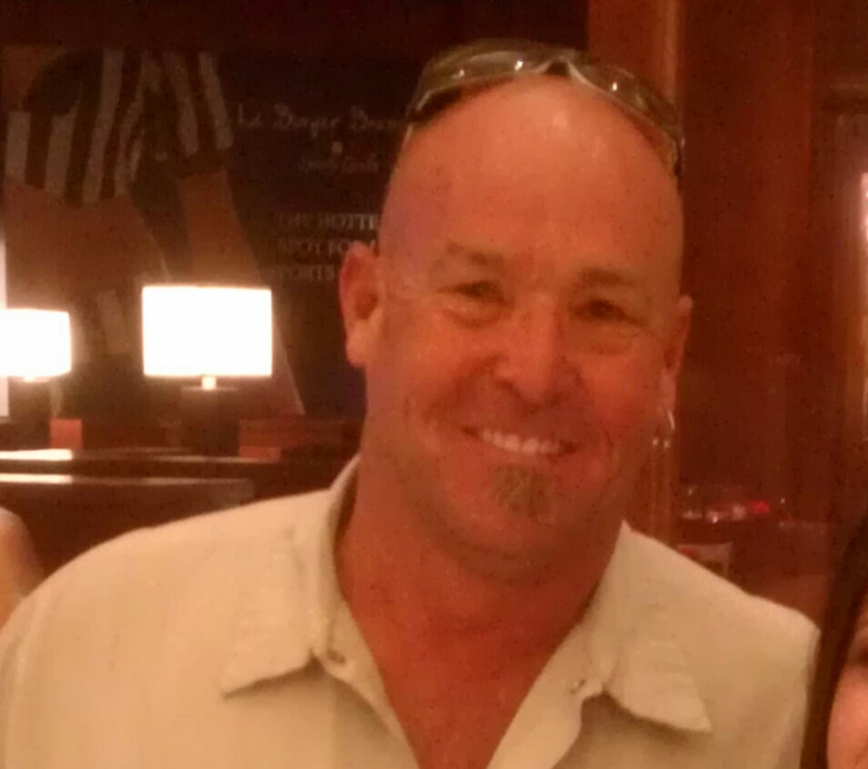 Date this georgeous United States man Kelly from Anaheim US13667