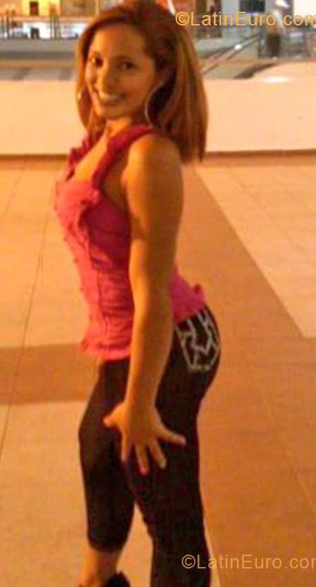 Date this nice looking Dominican Republic girl Ruth esther her from Barahona DO12835