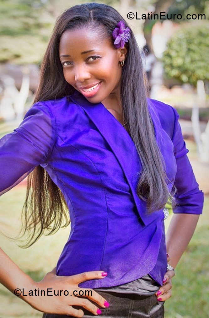 Date this pretty Angola girl Carla from Luanda AO72