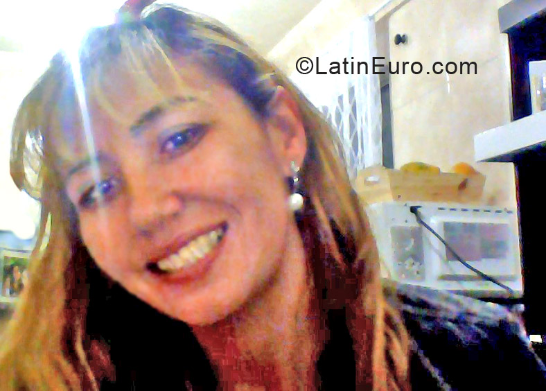 Date this sensual Brazil girl Acrisiani from Sao Paulo BR7179