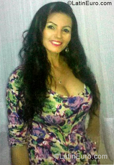 Date this fun Brazil girl Fabiana from Aracaju BR7189