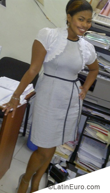 Date this voluptuous Dominican Republic girl Luisa from Romana DO13333