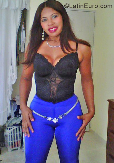 Date this voluptuous Dominican Republic girl Alexandra from Santo Domingo DO12980