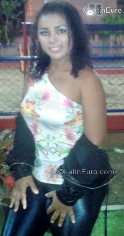 Date this passionate Brazil girl Graziane from villa Velha BR7201