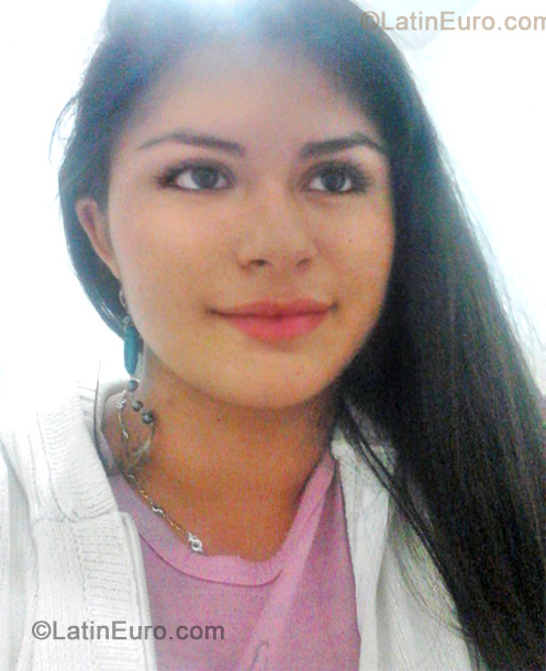 Date this young Colombia girl Soraya from Bogota CO11636