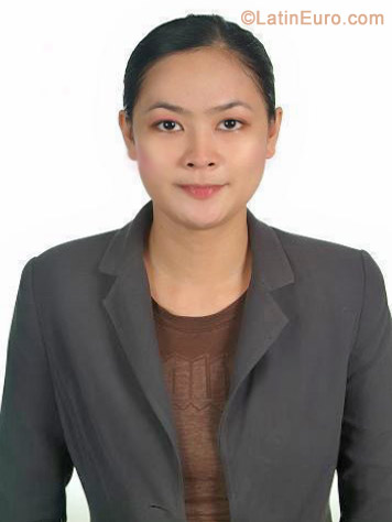 Date this athletic Philippines girl Cecil from Manila PH523