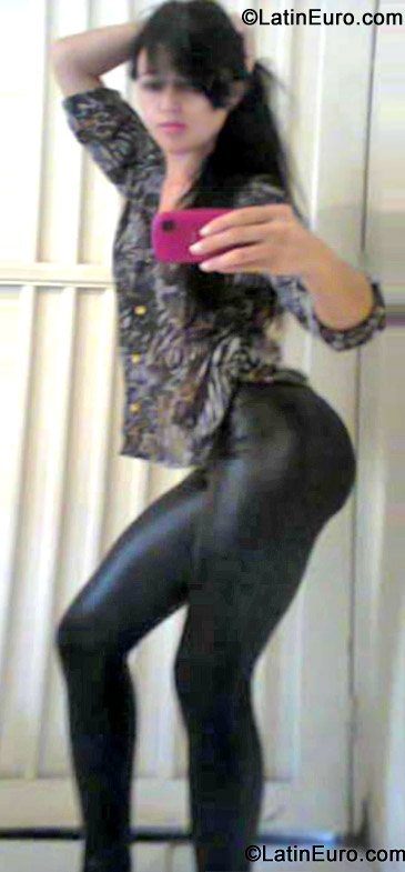 Date this happy Brazil girl Anna from Brasilia BR7750