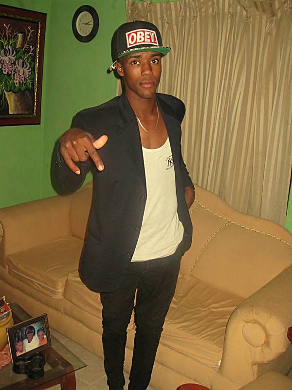 Date this good-looking Dominican Republic man Carlos from Santo Domingo DO13337