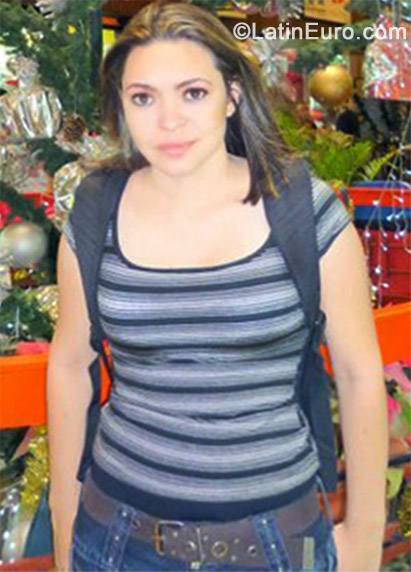 Date this delightful Brazil girl Melissa from Presidente Getulio BR7273