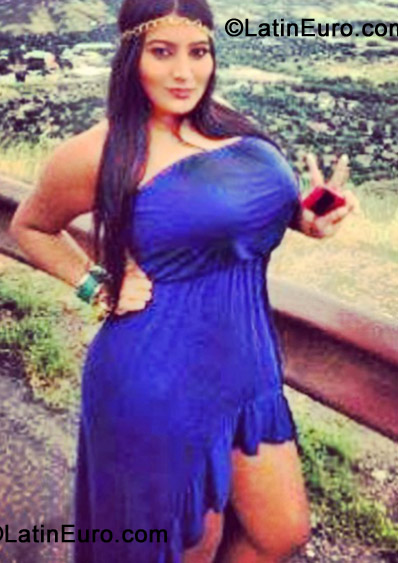 Date this good-looking Colombia girl Tita from Cali CO11750