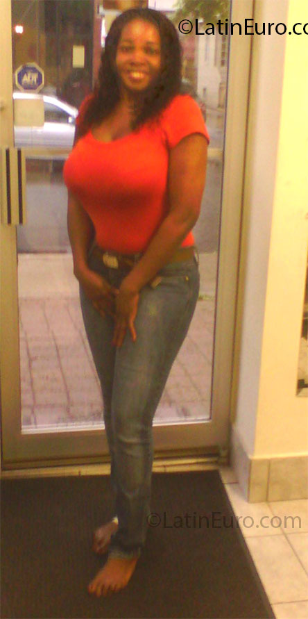 Date this tall Canada girl Yesenia from Toronto CA552