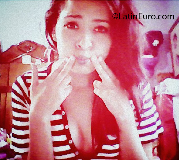 Date this good-looking Mexico girl Aleesh from Saltillo MX811