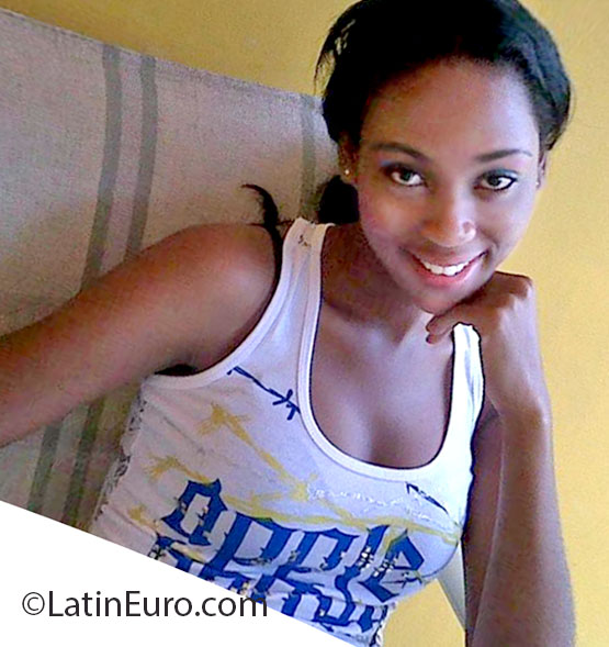 Date this stunning Jamaica girl Jehvana from Kingston JM912