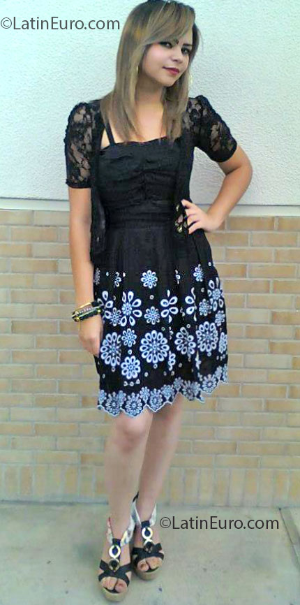 Date this delightful Brazil girl Leticia from Recife BR7334