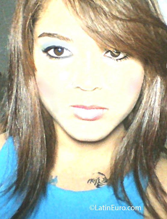 Date this voluptuous Brazil girl Hosana from Santa Fe Do Sul BR7341