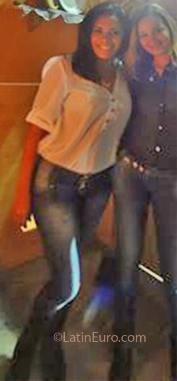 Date this fun Brazil girl Fabiana from Porto Se g uro BR7348