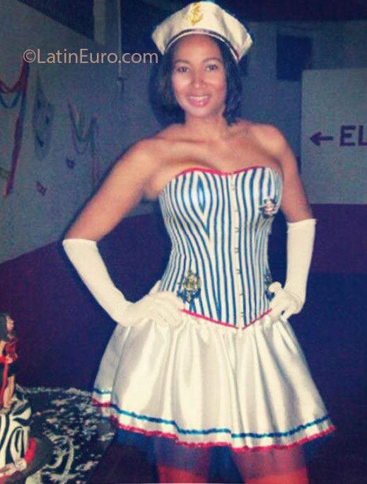 Date this beautiful Brazil girl Tatiane from Rio De Janeiro BR7349