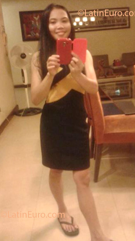 Date this pretty Philippines girl Neriza from Iloilo City PH531