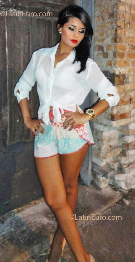 Date this cute Brazil girl Juliana from Salvador BR7505