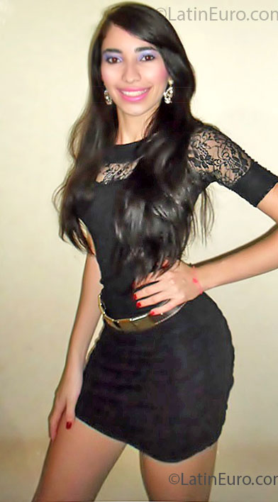 Date this hot Brazil girl Tatyille from Goiania BR7373