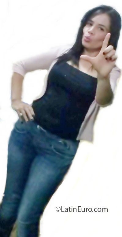 Date this athletic Brazil girl Lucilene from Sao Paulo BR7388