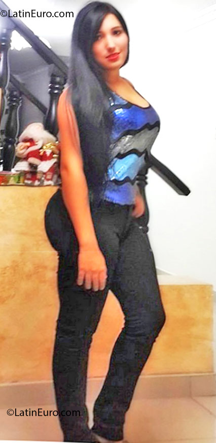 Date this sensual Colombia girl Juliana from Cali CO11969