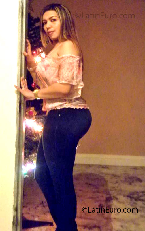 Date this attractive Colombia girl Mary from Sincelejo CO13665