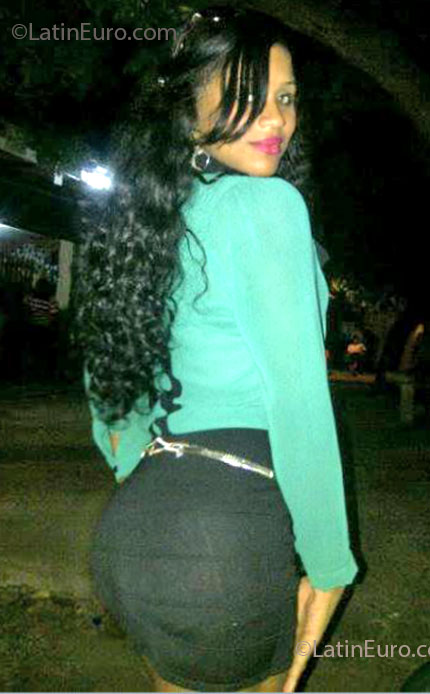 Date this fun Dominican Republic girl Yessica from Santo Domingo DO14275