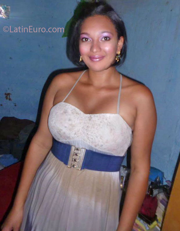 Date this gorgeous Brazil girl Ana Paula from Goiania BR7444