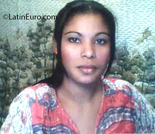 Date this cute Brazil girl Ana Angelica from Uberaba BR7456