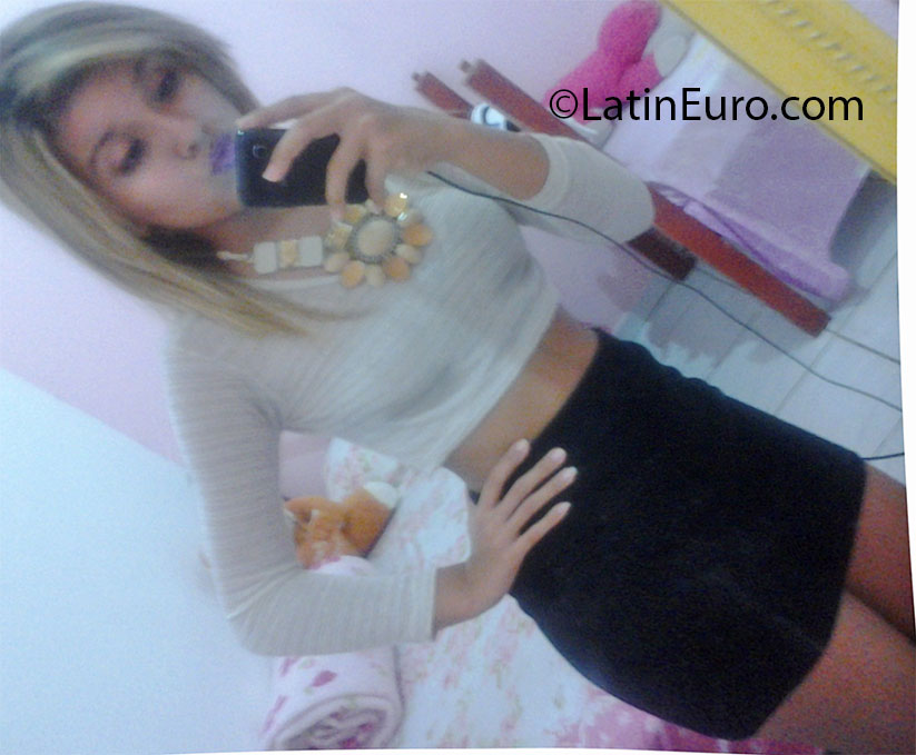 Date this charming Brazil girl Raquel from Fortaleza BR7501