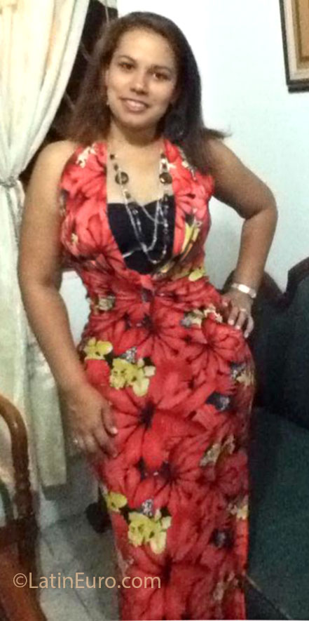 Date this hard body Colombia girl Yessica from Cali CO12203