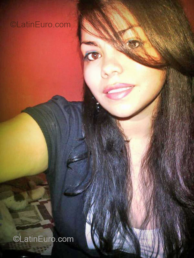Date this passionate Honduras girl Lesly from San Pedro Sula HN1242
