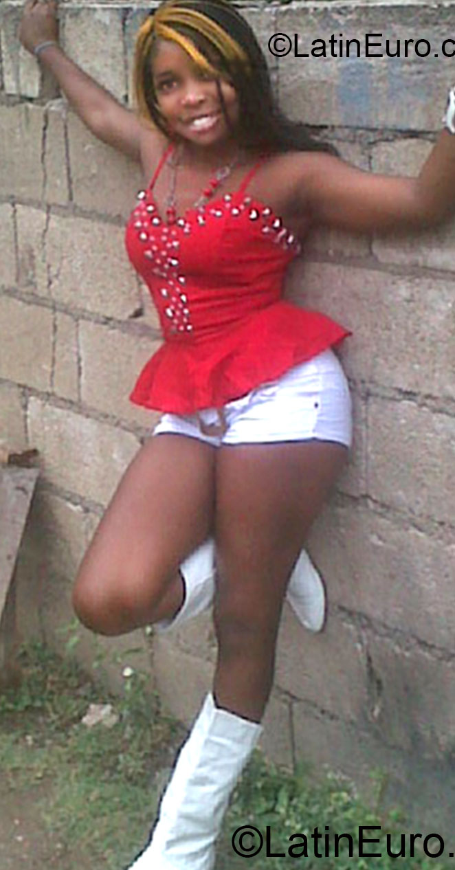 Date this beautiful Jamaica girl Kishana from Spanish Town JM1042