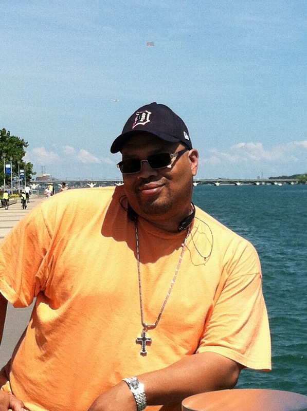 Date this tall United States man Bigpopp1965 from Brownstown US13998