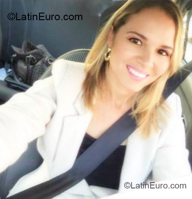 Date this foxy Brazil girl Rafaele from Sao Paulo BR7541
