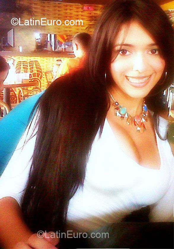 Date this tall Colombia girl Cindy from Barranquilla CO12369