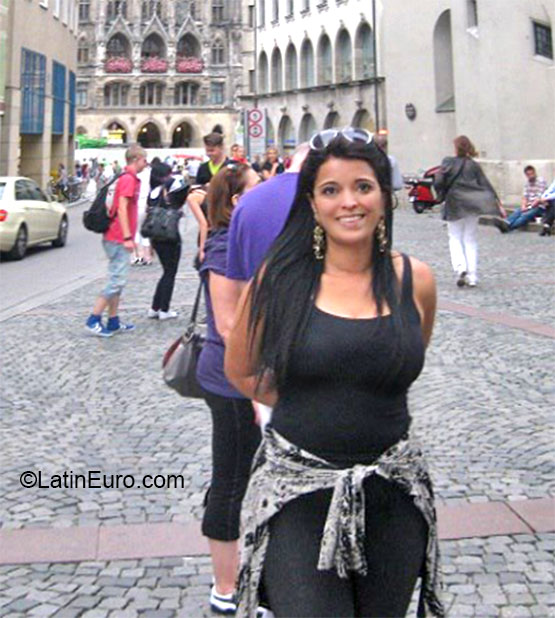 Date this georgeous Brazil girl Susana from Brasilia BR7569