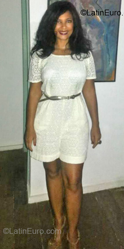 Date this good-looking Brazil girl Valessa from Rio de Janeiro BR8759