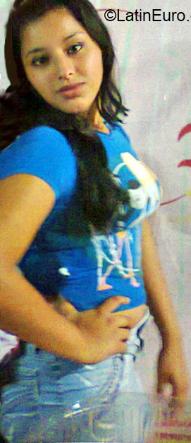 Date this good-looking Brazil girl Thais from Porto Xavier BR7581