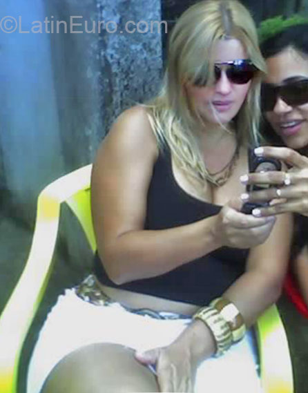 Date this athletic Brazil girl Liliane from Salvador BR7591