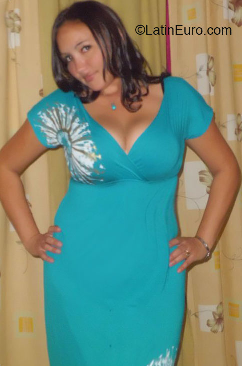 Date this delightful Dominican Republic girl Deisy from Santiago DO14913