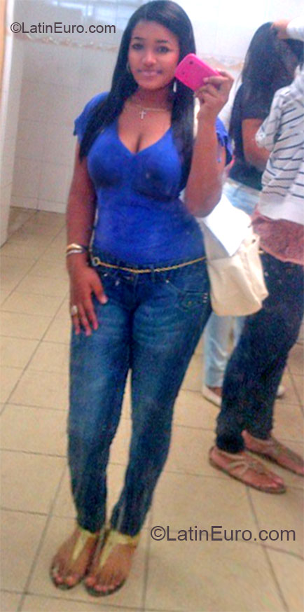 Date this hard body Panama girl Shantal from Panama City PA341