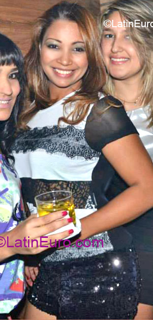 Date this voluptuous Brazil girl Adriana from Cuiaba BR7611