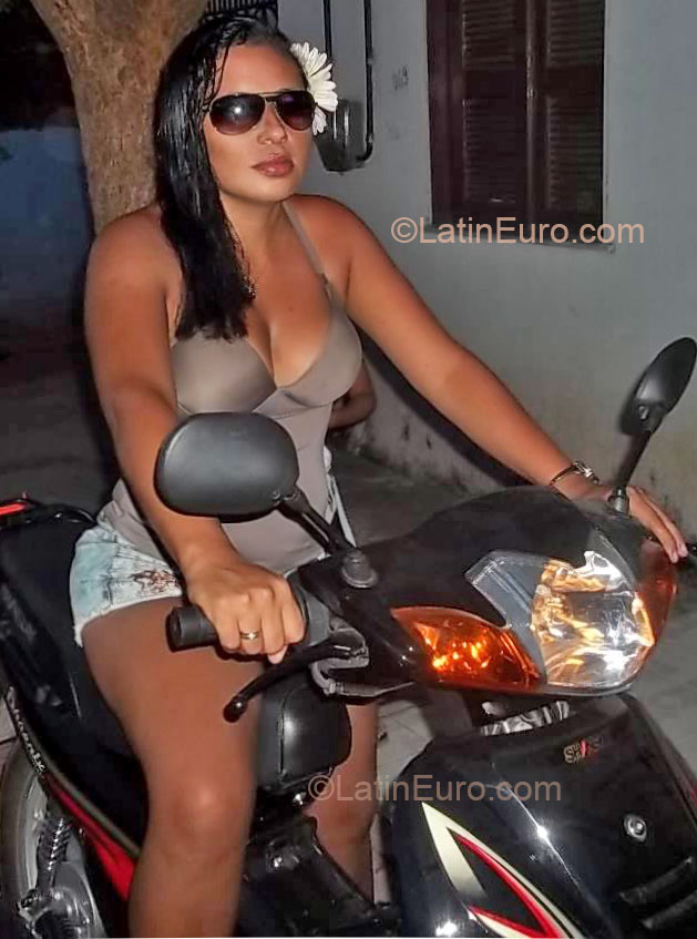 Date this funny Brazil girl Priscila from Fortaleza BR7641